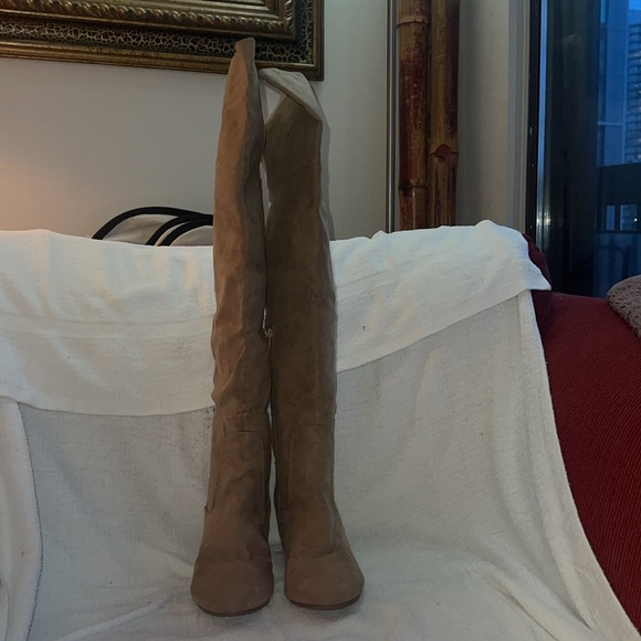 Thigh high boots - Picture 3 of 11